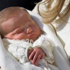 7 de noviembre de 2005, reci&eacute;n nacida se traslada a la Zarzuela junto a sus padres.