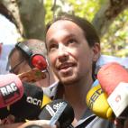 Le preguntan. &Eacute;l mira al cielo, pero descartamos que est&eacute; rezando.