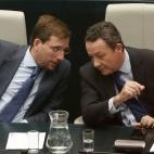 5c8aca44240000f7054c7627