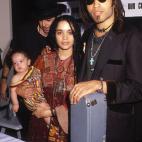 Lenny Kravitz y Lisa Bonet en su momento de esplendor bohemio. Y el bebé es Zoe Kravitz, sí. (1989)