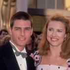 Un Tom Cruise jovenciiiiito, jovencito, junto a su primera mujer Mimi Rogers. (1989)