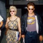 Madonna y Sean Penn tras salir de los ensayos de la obra de teatro que hacían juntos en Broadway. (1986)