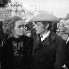 Sí, Dennis Hopper y Michelle Phillips (de The Mamas and the Papas) solo estuvieron casados durante OCHO días. Pero en los ocho se les vio bien guapos. (1970)