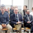 El expresidente del Zaragoza, Agapito Iglesias (d), y el exentrenador, Javier Aguirre, entre otros acusados.