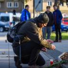 5deff8f5240000210a5a2e38