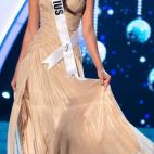 Si quieres un diseño sofisticado y un tanto discreto, elige un tono nude. Cuida bien que como este diseño, tu vestido ajuste perfectamente en el torso, y si te gustan las faldas con movimiento, busca un vestido con telas vaporosas y ligeras.