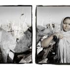 Stirring The Fire De Etiopía. Vivió dentro de una cultura en la cual las niñas era mutiladas sexualmente antes de los 12 años de edad. Se ha convertido en una líder en contra de la mutilación genital femenina o circuncisión.