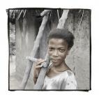 Stirring The Fire Dogbo, Benin. La vendieron a los 3 años de edad a un primo distante, quien le prometió ropa y comida, en cambio, la puso a trabajar como esclava y cada noche se iba a dormir hambrienta y en las peores condiciones de vida. Oc...