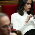 Siempre est&aacute; pegada al m&oacute;vil (4).