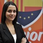 Licenciada en Derecho y en Administraci&oacute;n y Direcci&oacute;n de Empresas por la Universidad Pablo de Olavide (Sevilla).