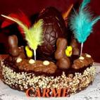 Sólo para la decoración se necesitan huevos de Pascua, almendras, pollitos y plumas. Consulta aquí la receta completa.