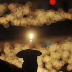 Velas durante la celebración de la Navidad en Surabaya, Indonesia, un país de mayoría musulmana donde un 10% de la población es cristiana.