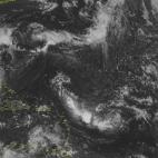 Foto de NOAA vía satélite del miércoles, 11 de septiembre del 2013 de la tormenta tropical Gabrielle cerca de Bermuda con vientos máximos sostenidos de 72 kph (45mph). El huracán Humberto aparece en el extremo oriental del Océano Atlántic...