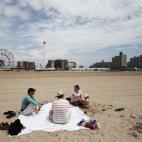 La playa de Coney Island, en el barrio neoyorquino de Brroklyn, en Nueva York, el jueves 23 de mayo del 2013, siete meses después de ser castigada por el huracán Sandy. (Foto AP/Mark Lennihan)