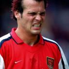 El exfutbolista sueco Fredrik Ljungberg, antes de descubrir que estaba mucho mejor con el pelo rapado...
