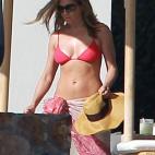 Jennifer Aniston luce un cuerpazo con el que quedan desmentidos los insistentes rumores de embarazo de la actriz. Ha pasado las navidades con su novio Justin Theroux en Cabo San Lucas (México).