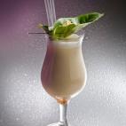 "Que tengan una vida agitada y removida", otra receta de nuestro coctelero Carlos Moreno con una mezcla de ingredientes interesante: vodka, horchata y chocolate blanco.