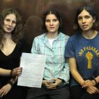 Su actuación en una iglesia rusa para protestar contra la política de Putin ha costado a estas tres cantantes rusas juicios, penas de dos años de cárcel y muchos titulares.