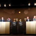 Los finalistas y los dos entrenadores.