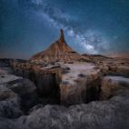 Est&aacute; formado por formaciones rocosas, compuestas de arcilla, yeso y arenisca y modeladas por la erosi&oacute;n del viento, describen. "Son el principal atractivo de este conjunto declarado Reserva de la Biosfera".