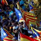 Centenares de personas participan en la manifestación independentista que se celebra este sábado en Barcelona para protestar contra las condenas a los líderes independentistas juzgados por el Supremo, organizada por la ANC y Òmnium Cultural....