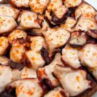 Percebes, pulpo, vieiras, empanadas, lac&oacute;n con grelos, marraxo, Albari&ntilde;o, Terras Gauda, queimada, licor caf&eacute;... No sucumbir a la gula en Galicia es pr&aacute;cticamente imposible (&iexcl;y menos mal!). Date un homenaje y si&...