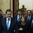 Somos la envidia del mundo mundial, por eso Rajoy ya no necesita echar manos de corbatas de la suerte ni encomendarse a las vírgenes q condecora el ministro de Interior. Contundentes rayas alternando dos enérgicos tonos de azul, para regocijar...