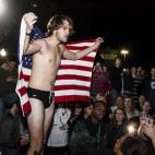 5c8b2b2e230000dd04244867