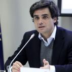 Sin duda, uno de los pelazos que mejor lucen las habitualmente aburridas y sosas fotos de políticos: el presidente del Centro de Emprendimiento e Innovación de IE Business School y exconsejero madrileño de Sanidad, Juan José Güemes.