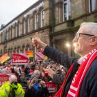 Con sus seguidores, en Pendle.