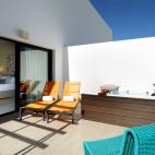 5de115492500005827d2ea16