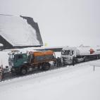 5c8ad82a2500000d04c9bff3