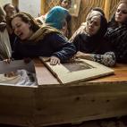 Diciembre de 2014. Una madre paquistan&iacute; llora la muerte de su hijo de 15 a&ntilde;os por un ataque talib&aacute;n en Peshawar (Paquist&aacute;n).