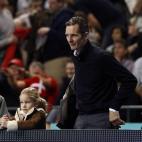 5c8ad8d3360000a61b6c2d42