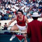 El soviético/ucraniano Sergei Bubka, que dominó el salto de pértiga en los años 80 y 90 solo pudo ganar una medalla de oro olímpica, en los Juegos Olímpicos de 1988.