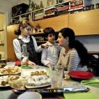 Yasmin Rostomyan es una armenia residente en Estambul, de las 60.000 personas de su comunidad que aún siguen en la zona. Sostiene que exhibe demasiado su identidad, aunque trata de mantener en su familia las costumbres de su pueblo.