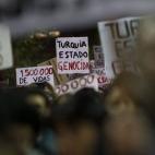Marcha en Montevideo, Uruguay, en homenaje a las víctimas armenias.