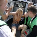 Esta organización nació en 2008 en Kiev, la capital ucraniana. Esta formada en su mayoría por mujeres veinteañeras que luchan contra el turismo sexual, la trata de personas en su país y la defensa del derecho al aborto.