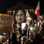 5de4d9db210000787e34eafa