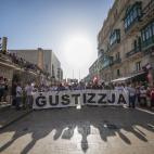 5de4d9ca2500004f19d2ed1e