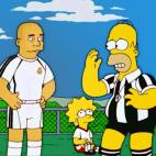Homer Simpson hace de &aacute;rbitro en un partido de f&uacute;tbol del Real Madrid, en el que aparece el jugador Ronaldo, en el cap&iacute;tulo Marge virtual. Temporada: 18. Episodio: 395. A&ntilde;o: 2008.