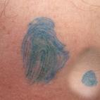 Tatuajes con huellas dactilares del otro. Enviada por @NoviceApproach