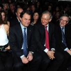 5c8ad99f220000510019fd4d