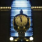 5c8ada2c230000dd0423d2e8