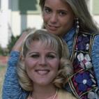 La actriz británica tenía 19 años cuando firmó como la hermana mayor hippie de Kevin. Su defensa del "paz y amor" chocó con su padre (Dan Lauria) y se mudó con su novio Michael (David Schwimmer). Se casan y se mudan a Alaska, pero al final...