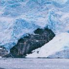 5c8ad9f4230000d50423d28c