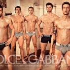 Quiénes: Antonio di Natale, Vincenzo Iaquinta, Claudio Marchisio, Federico Marchetti y Domenico Criscito. Un repoker de ases de la selección de fútbol transalpina de hace unos años. Cuándo: 2010. Marca: Dolce & Gabbana. Hito: primera ve...