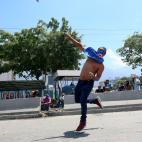 Un manifestante, en plena protesta