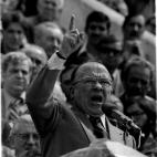 5c8adaeb230000d50423d441