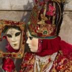 5c8a60aa260000ea04fe4678